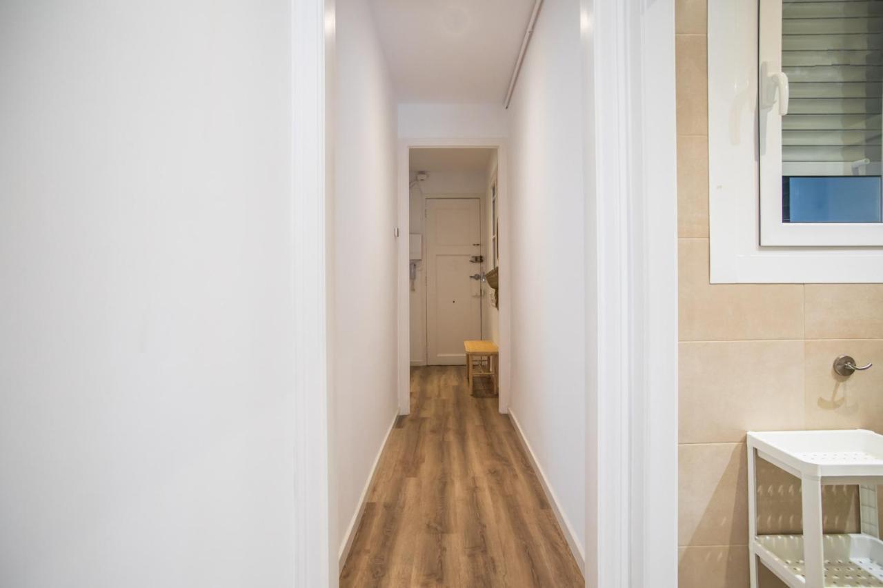 12Par1003 - Luminoso Piso En Paralelo Barcelona Exterior foto